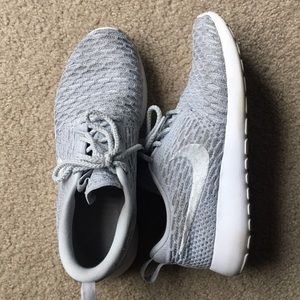 Nike Roshe. Very lightly worn! Great condition